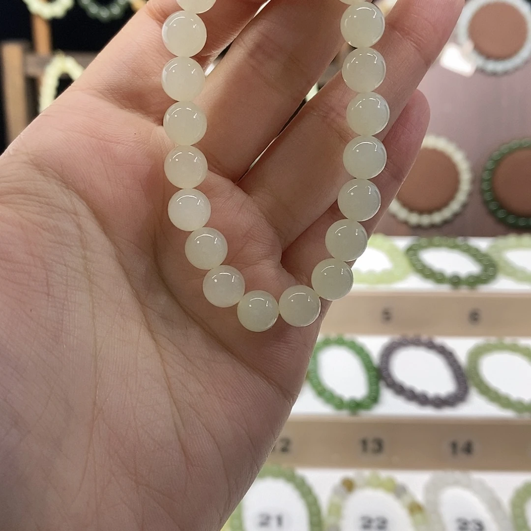 蕙***心和田玉未镶嵌手链