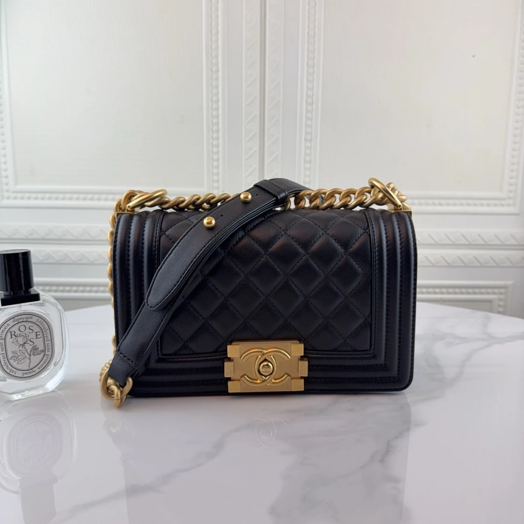 99新 Chanel/香奈儿  leboy黑色金扣光面牛皮  小号 芯片款23年