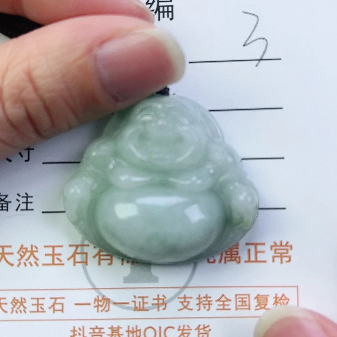 翡翠颈饰未镶嵌佛公