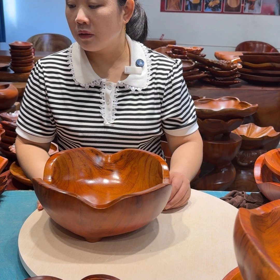 木香樟实木花边四脚果盘