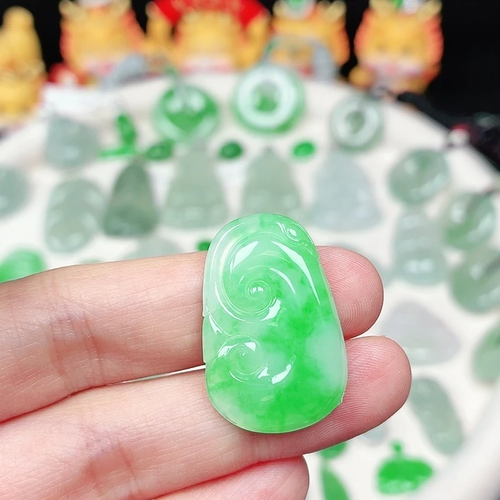 翡翠未镶嵌颈饰缅甸天然A货翡翠