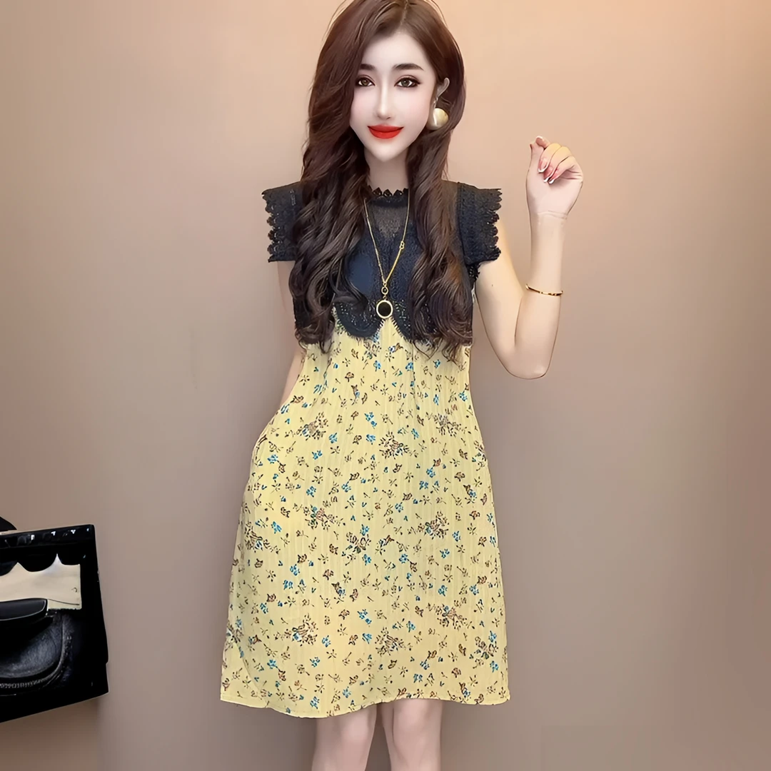 2025年夏季新款法式气质镂空蕾丝拼接遮肉碎花雪纺坎袖圆领连衣裙