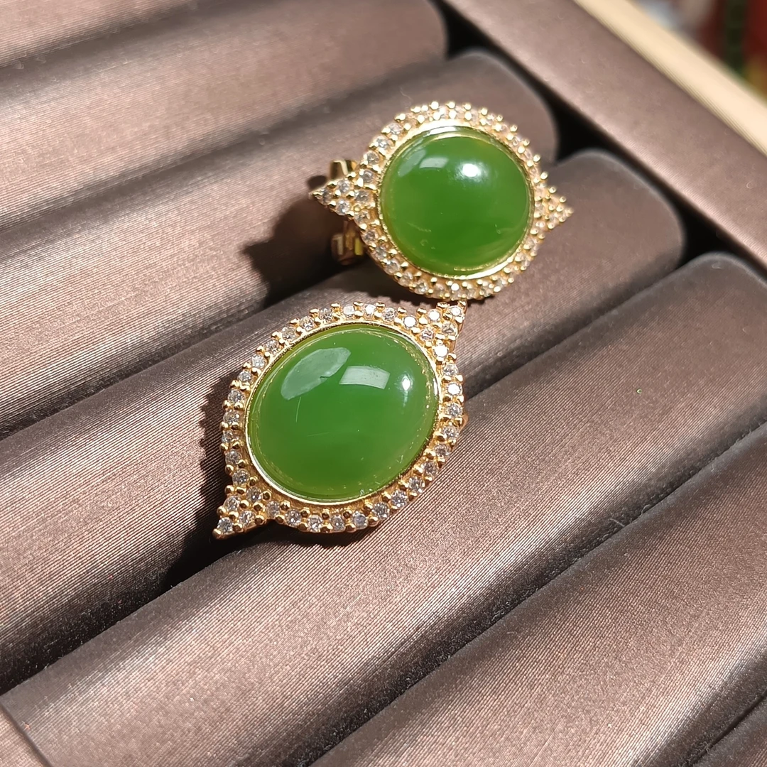 天然和田玉俄碧S925银镶嵌耳饰