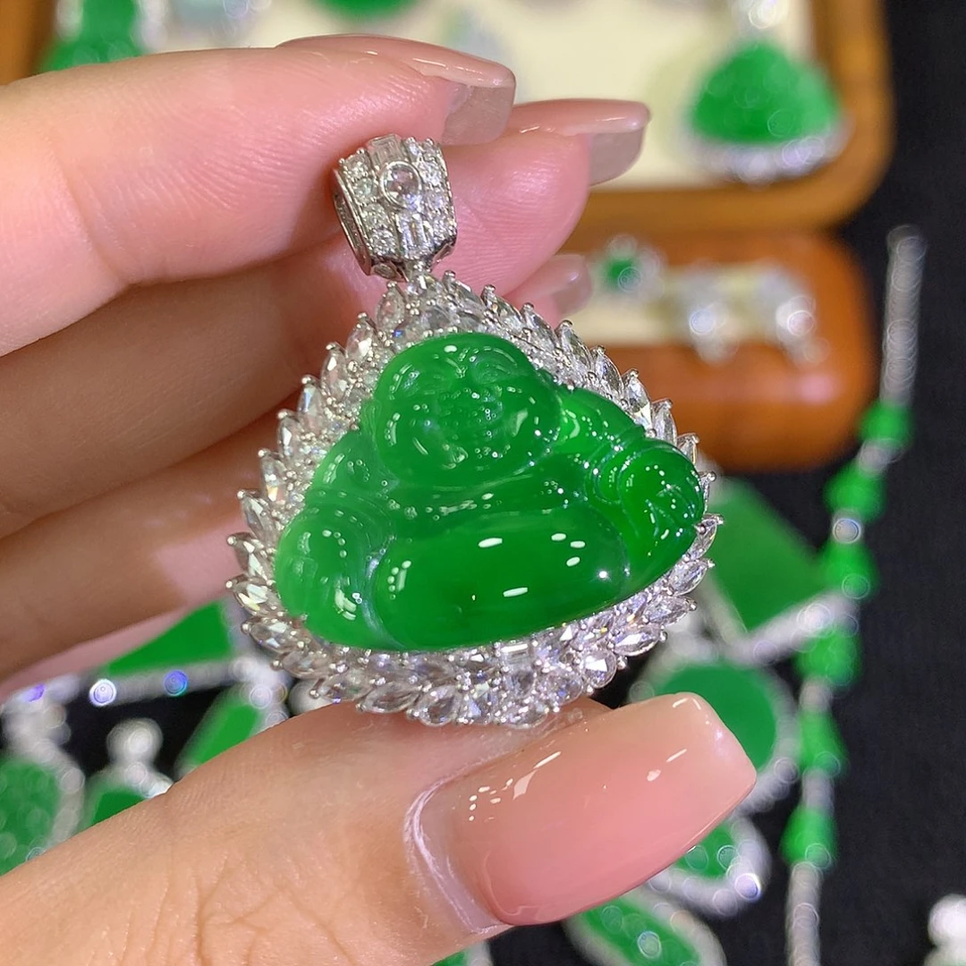 翡翠18K金镶嵌颈饰8888888