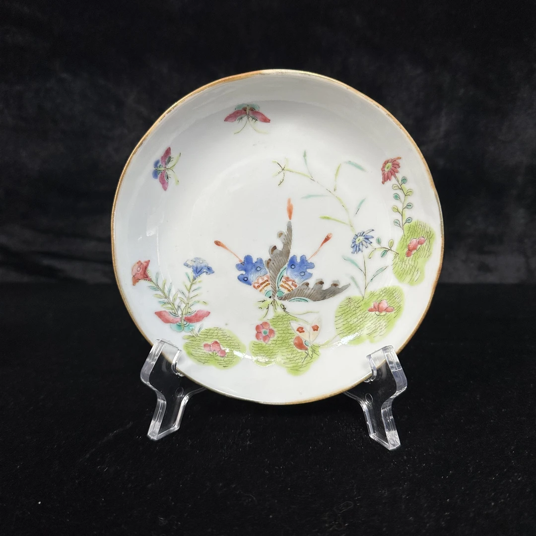 光 粉彩蝶恋花纹盘 直径13厘米