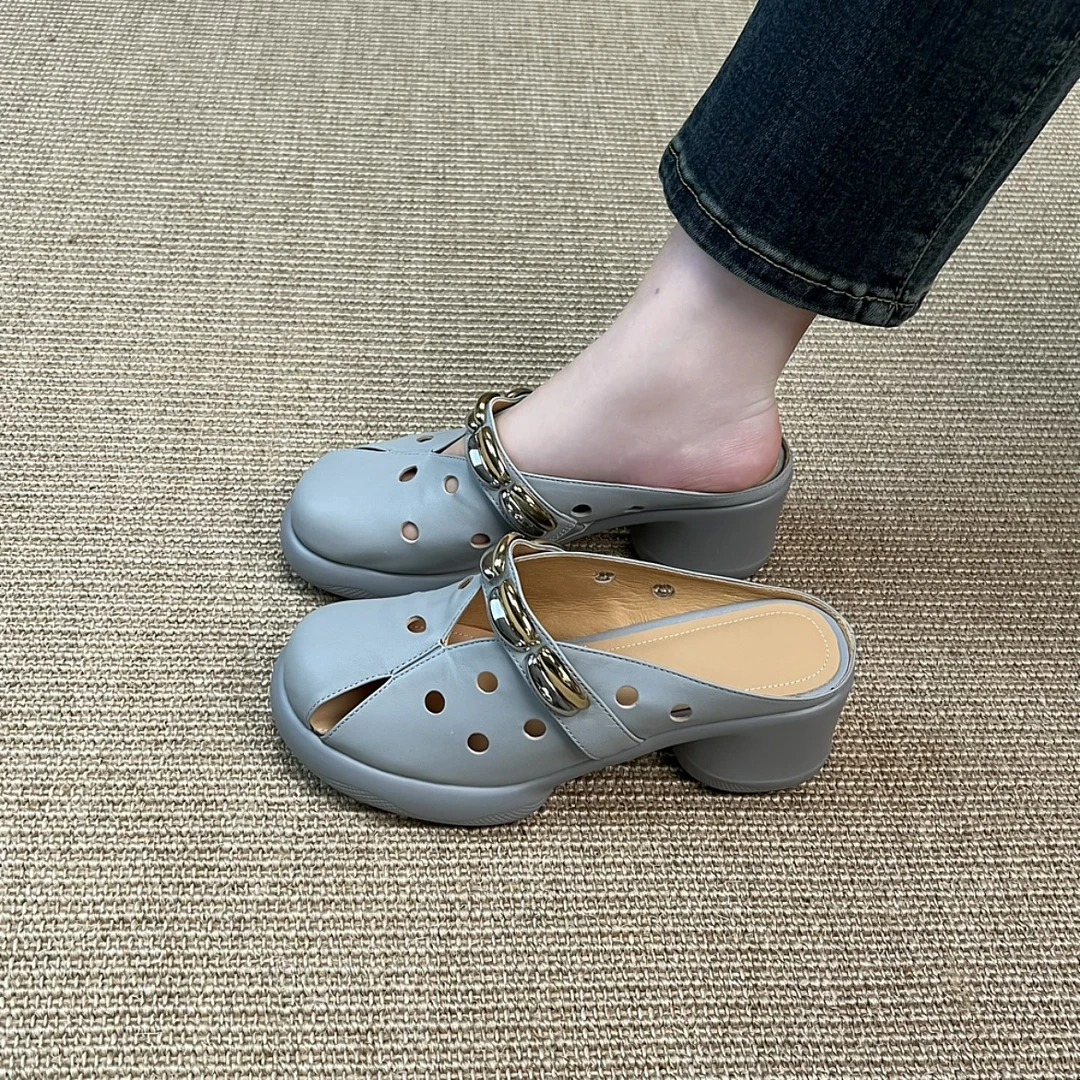 6cm粗跟厚底时尚百搭包头拖鞋女夏季新款圆头镂空金属一字带凉鞋