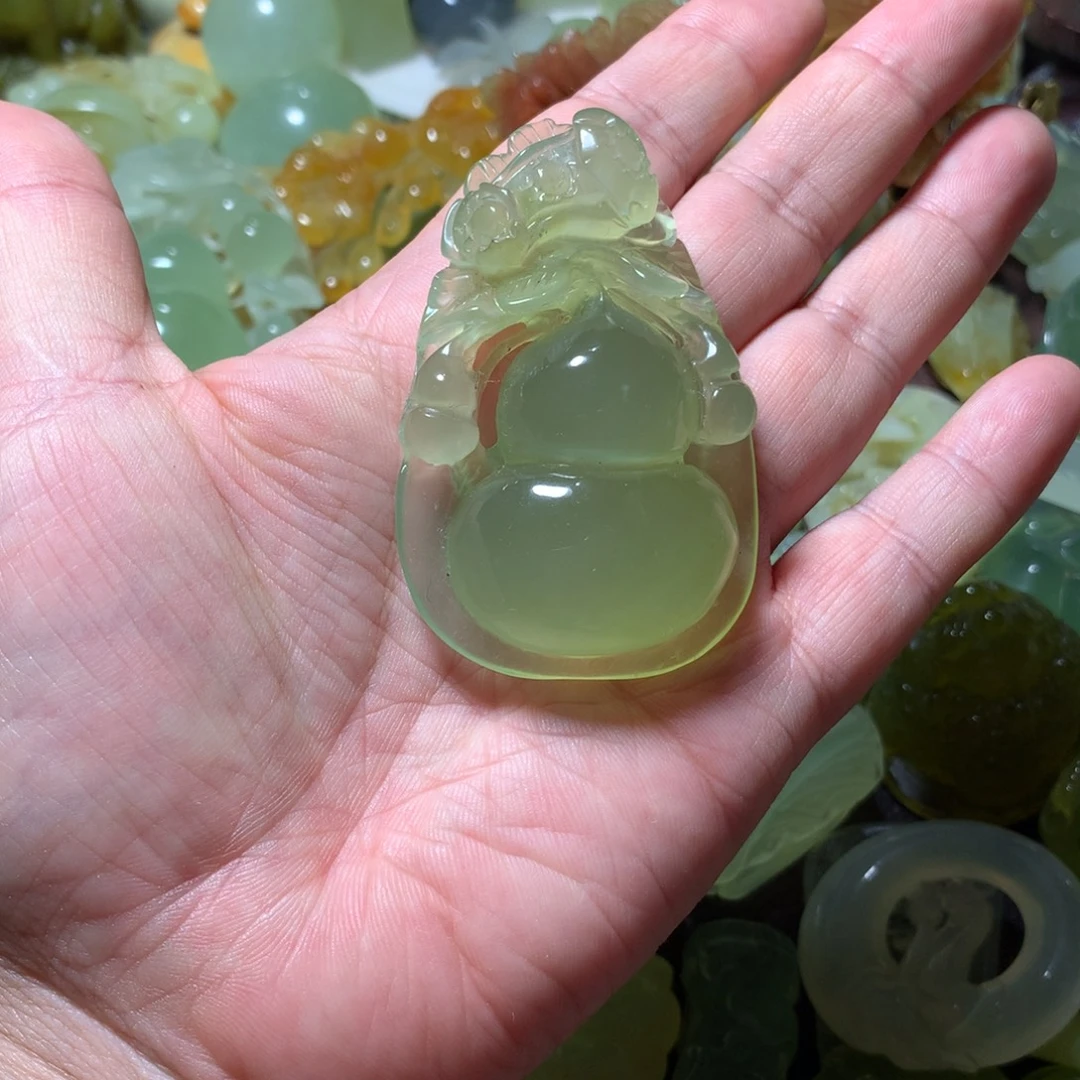 未镶嵌蛇纹石玉颈饰