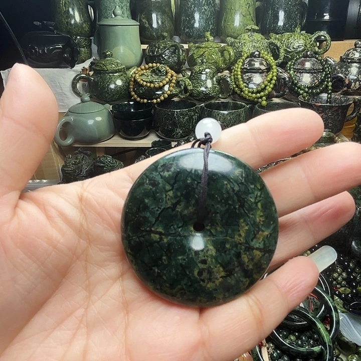 蛇纹石玉未镶嵌珠宝半成品藏玉药王石福利款满金花大平安扣