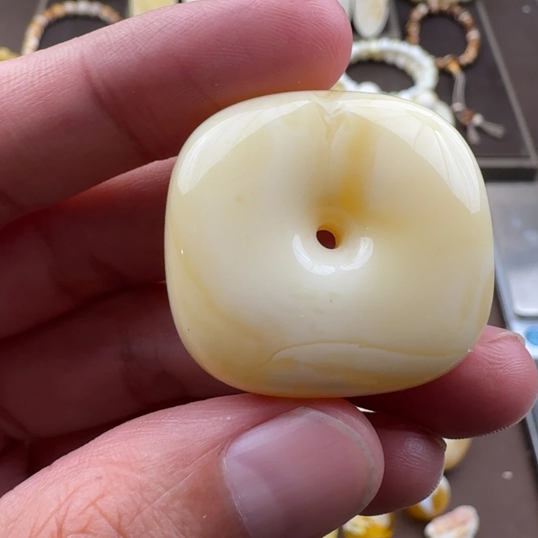 未镶嵌琥珀裸石蜜蜡