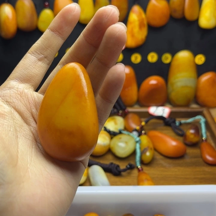 姚***昌和田玉（糖玉）未镶嵌珠宝半成品
