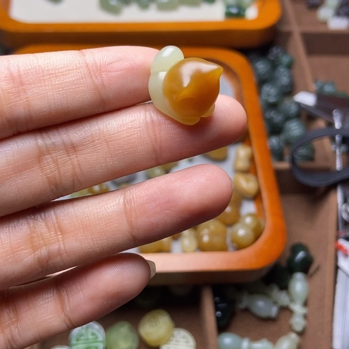 菁***菁颈饰未镶嵌和田玉