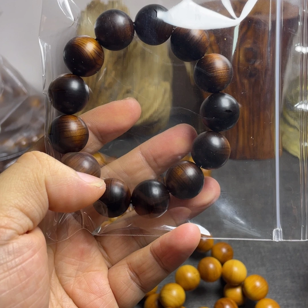少***杰柏木（崖柏）太行1.8黑金刚