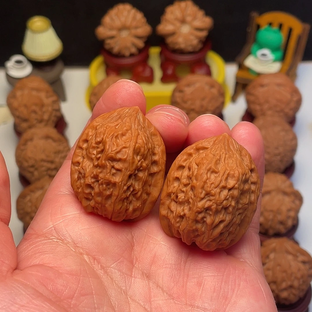 文玩核桃吊坠野生鸡心