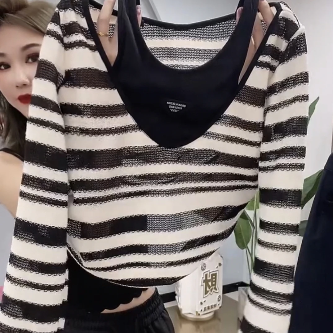 早秋新款假两件条条款打底T恤衫洋气减龄
