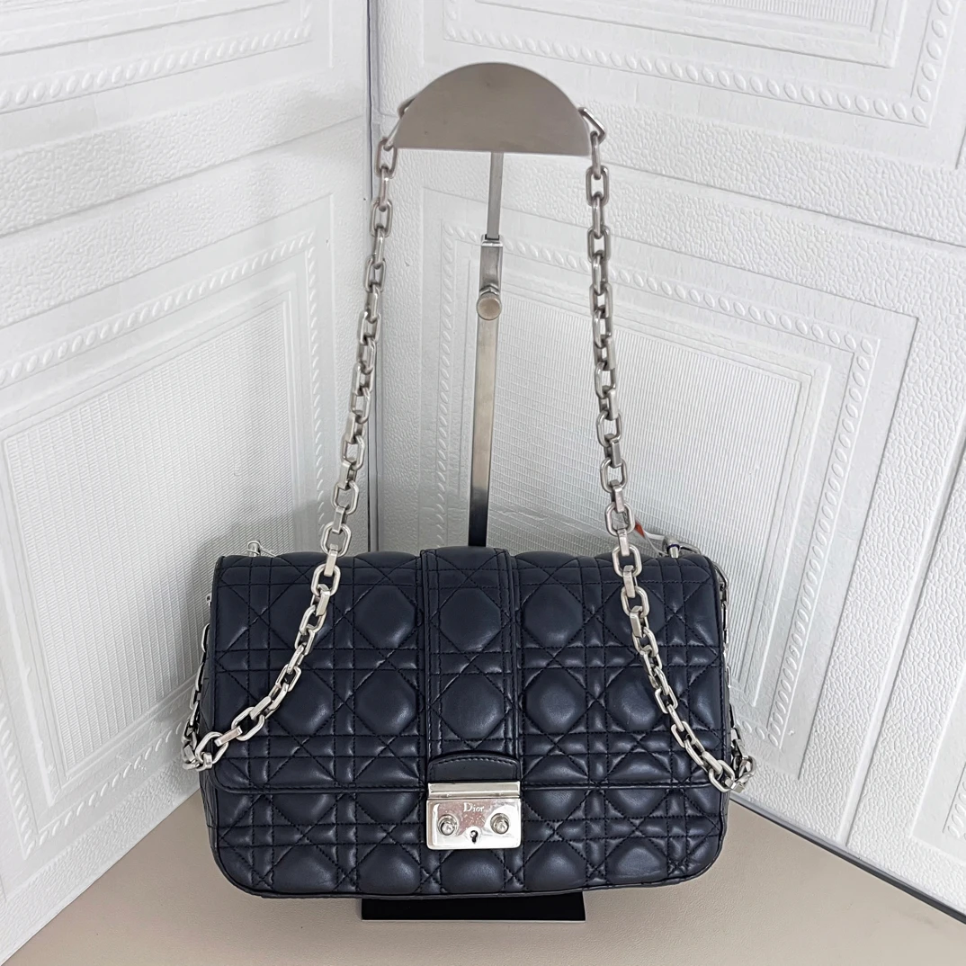 95新 DIOR/迪奥 95新 黑银miss中号斜挎包