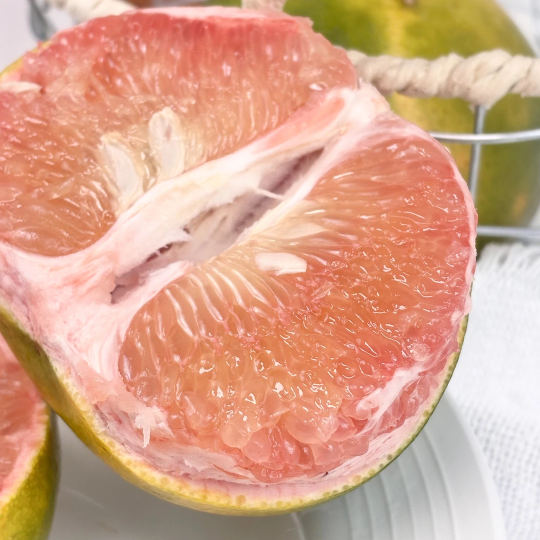 红宝石葡萄柚长树上的蜂蜜柚子茶水灵甜带蜜香味微麻微苦品种特性