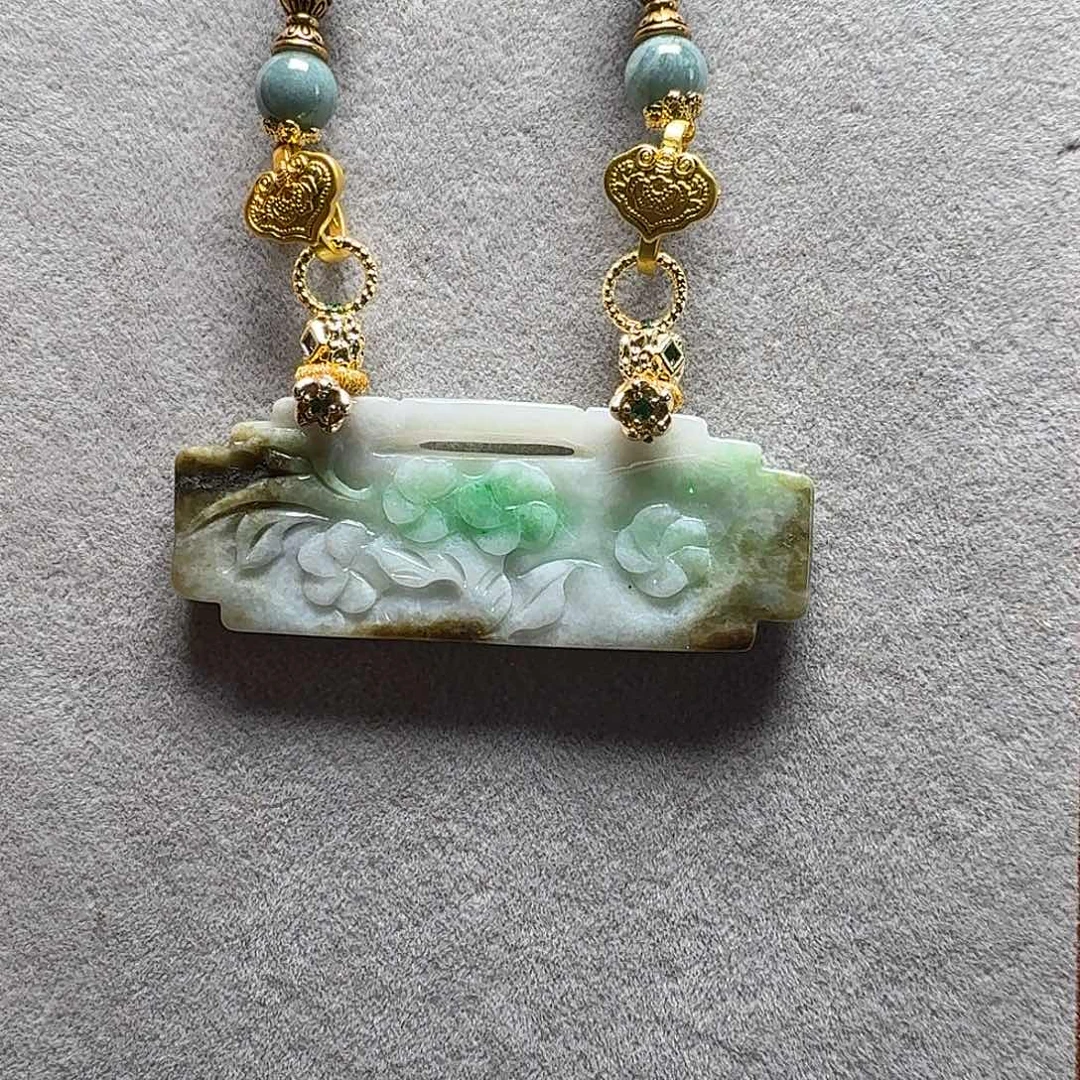 吊坠(赠链)未镶嵌翡翠