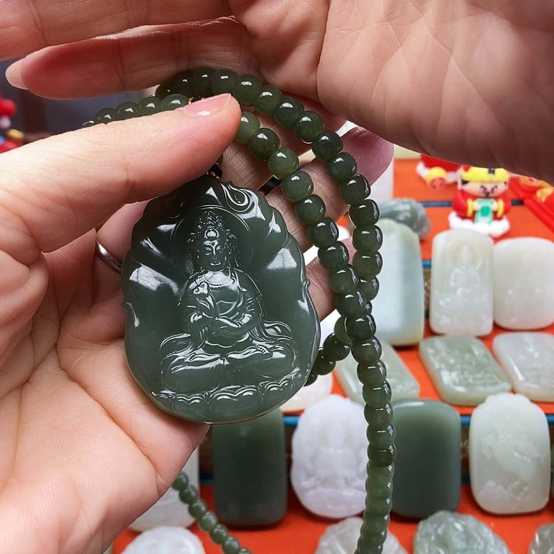 小***️和田玉未镶嵌颈饰