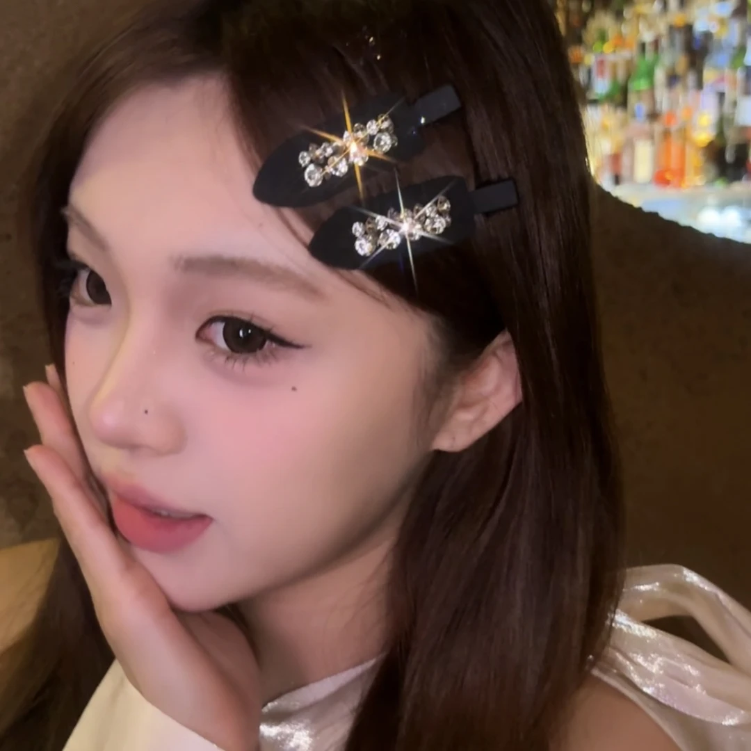 立体爆闪美妆夹～小众高级感超闪锆石黑色无痕发夹鸭嘴发夹美妆夹
