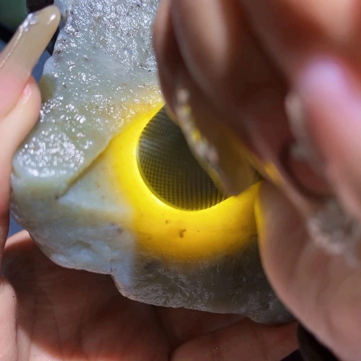 和田玉（糖玉）未镶嵌珠宝奇石