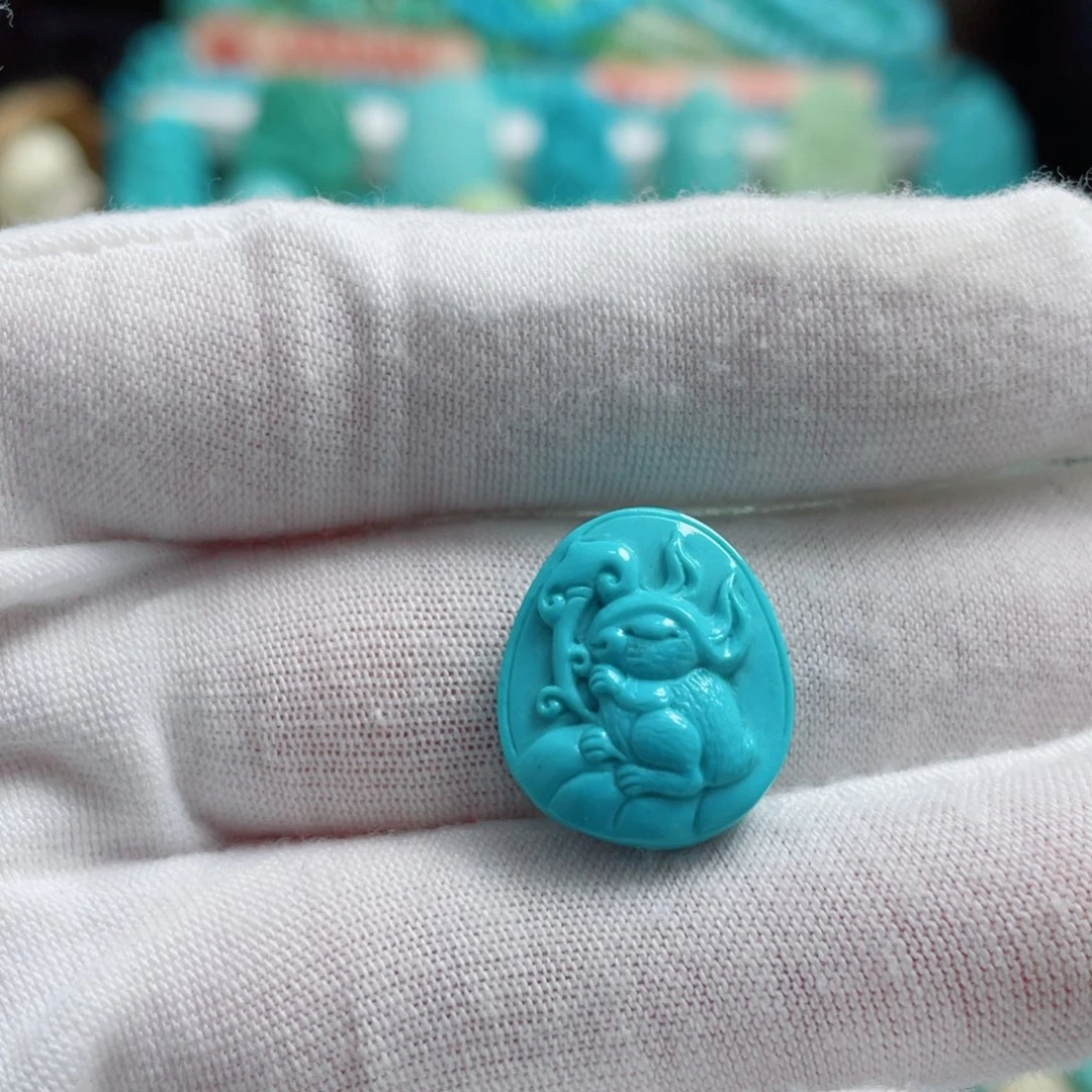 苹***娜绿松石未镶嵌珠宝奇石