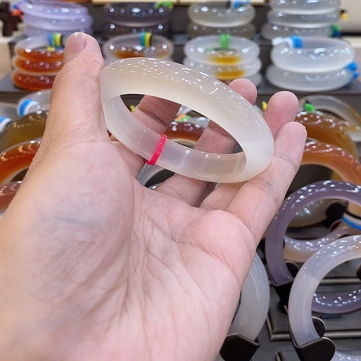 玛瑙/玉髓手镯未镶嵌