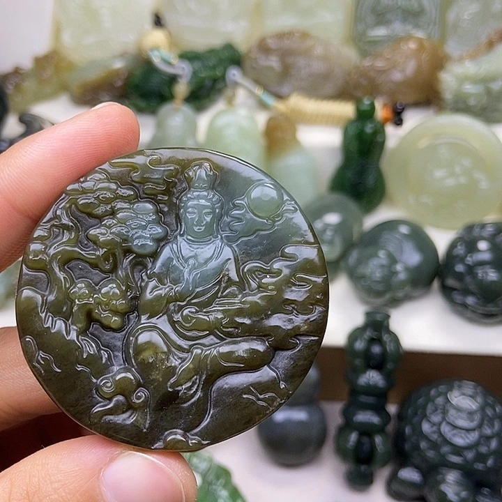 和田玉未镶嵌颈饰