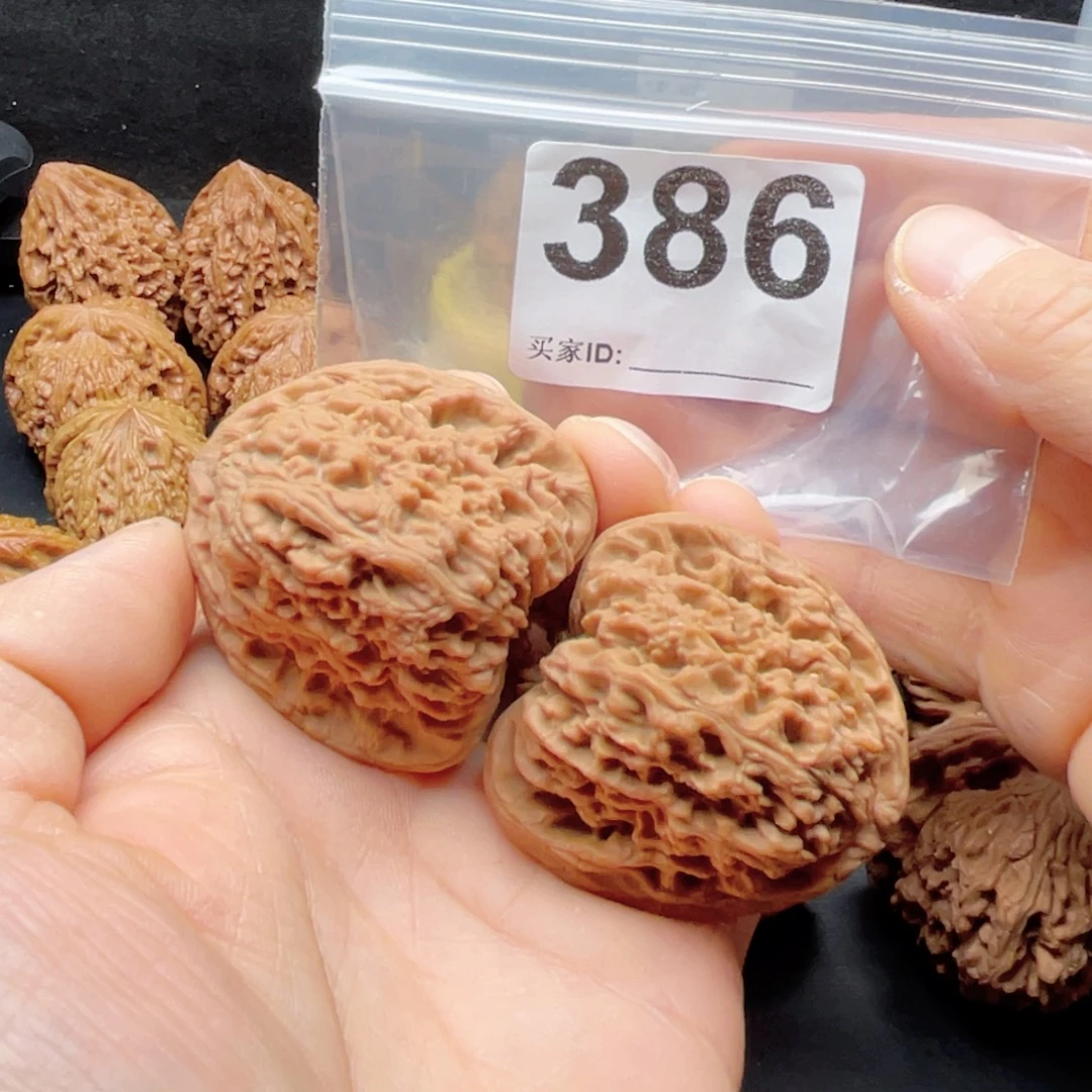 把件文玩核桃南疆42三角 克重50