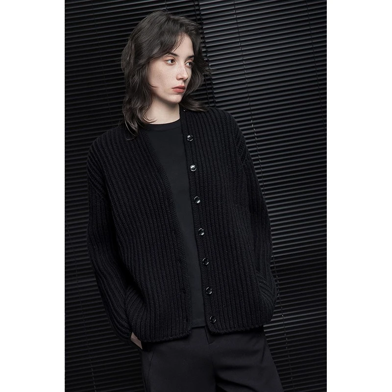 moment黑色开衫羊毛毛衣针织衫女2024年冬季新款设计感独特氛围感