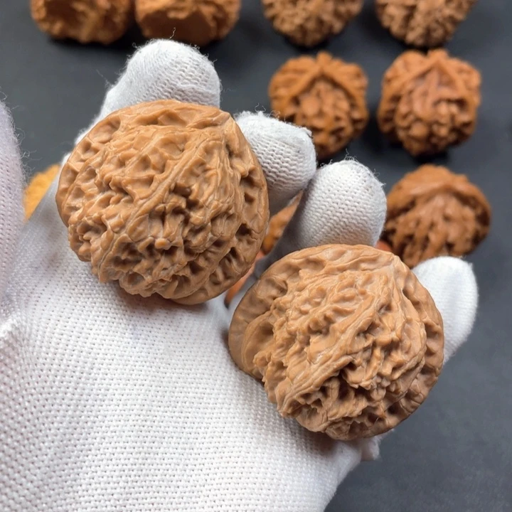 吊坠文玩核桃三角白