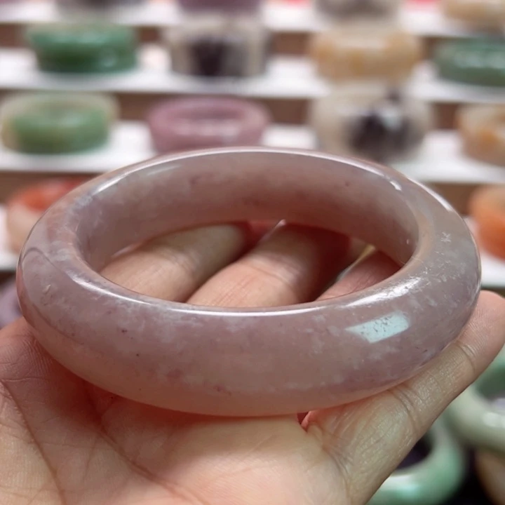 未镶嵌手镯石英岩玉