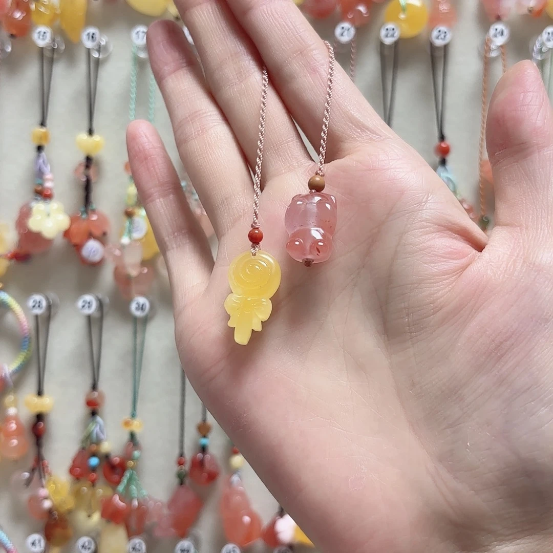 南红玛瑙未镶嵌吊坠(赠链)