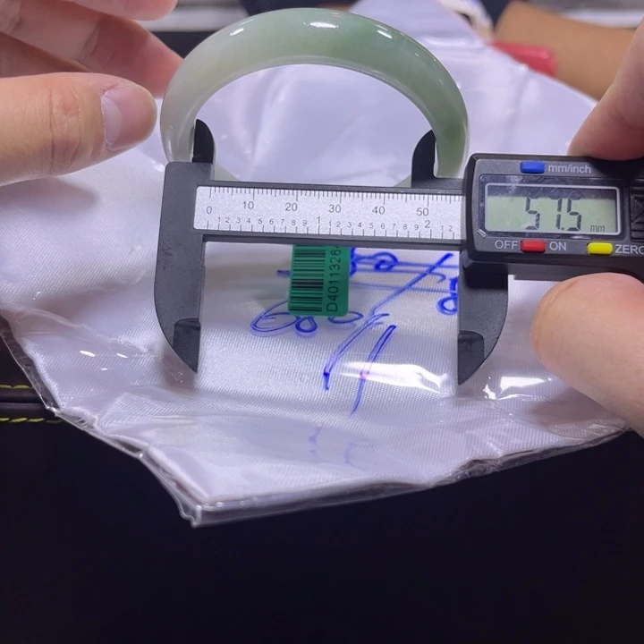 翡翠手镯未镶嵌天然A货翡翠缅料手镯多样性发货团购发一件