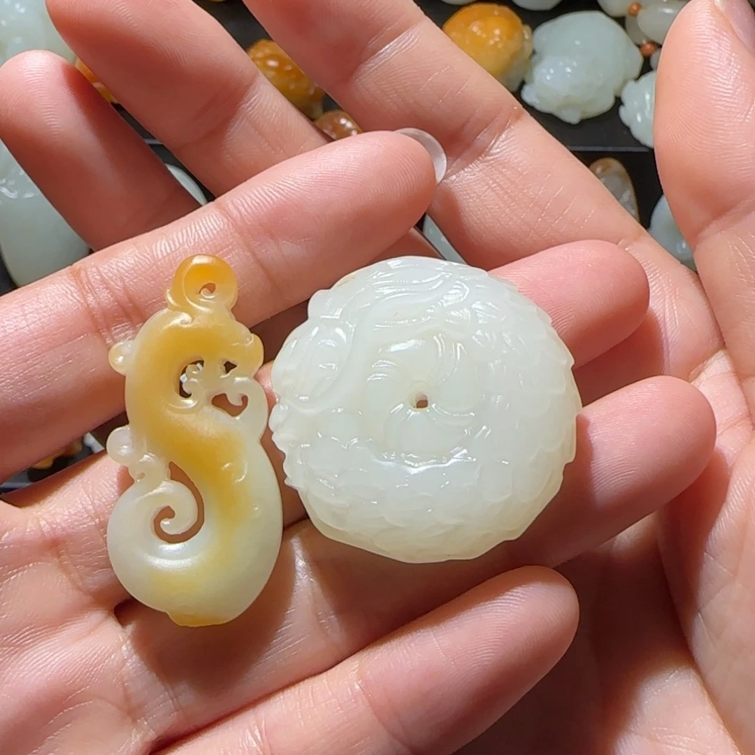 灵***师和田玉未镶嵌颈饰