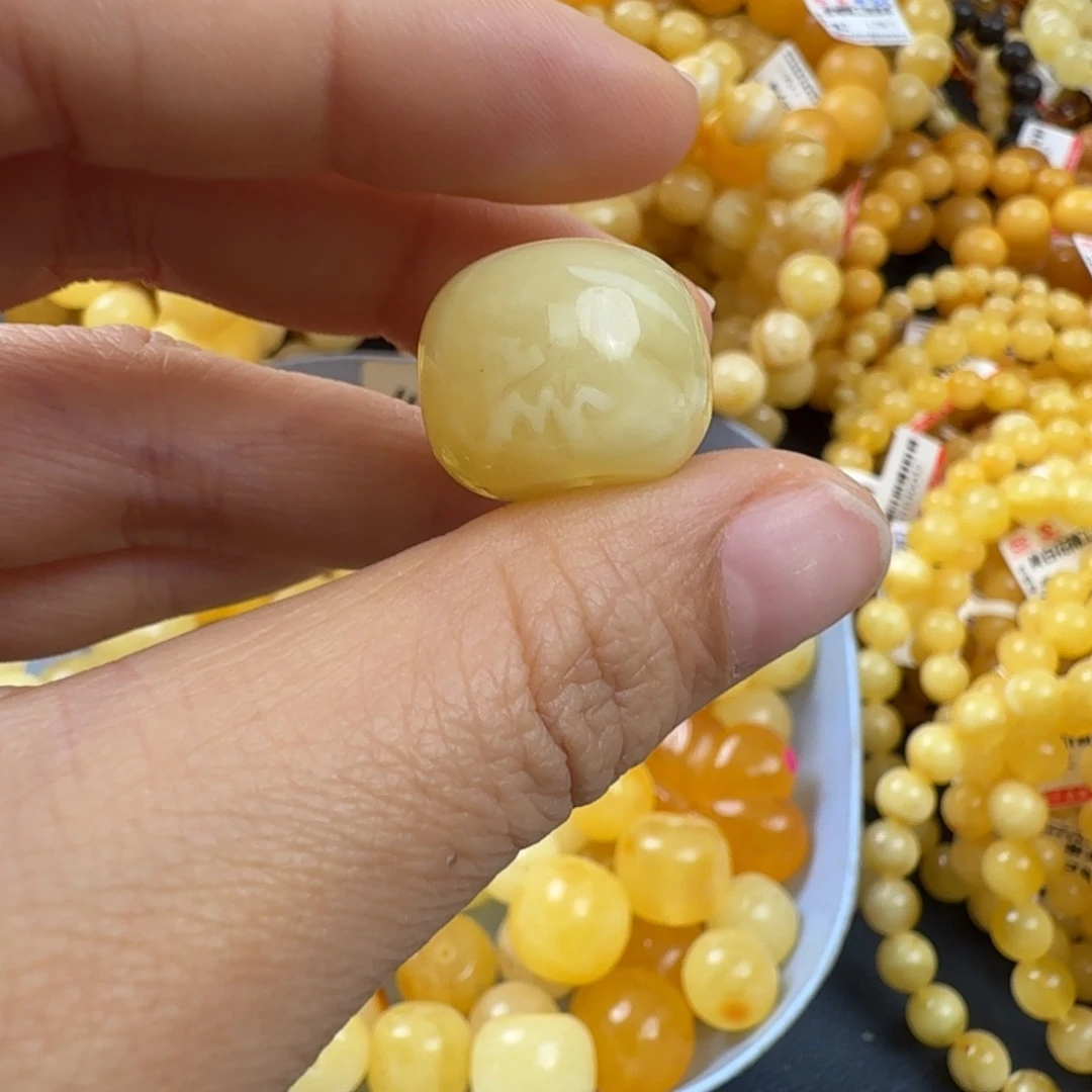 琥珀未镶嵌珠宝奇石