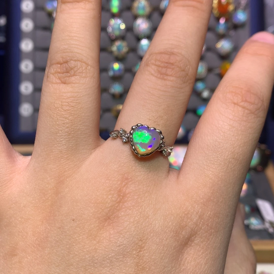 银S925镶嵌欧泊戒指