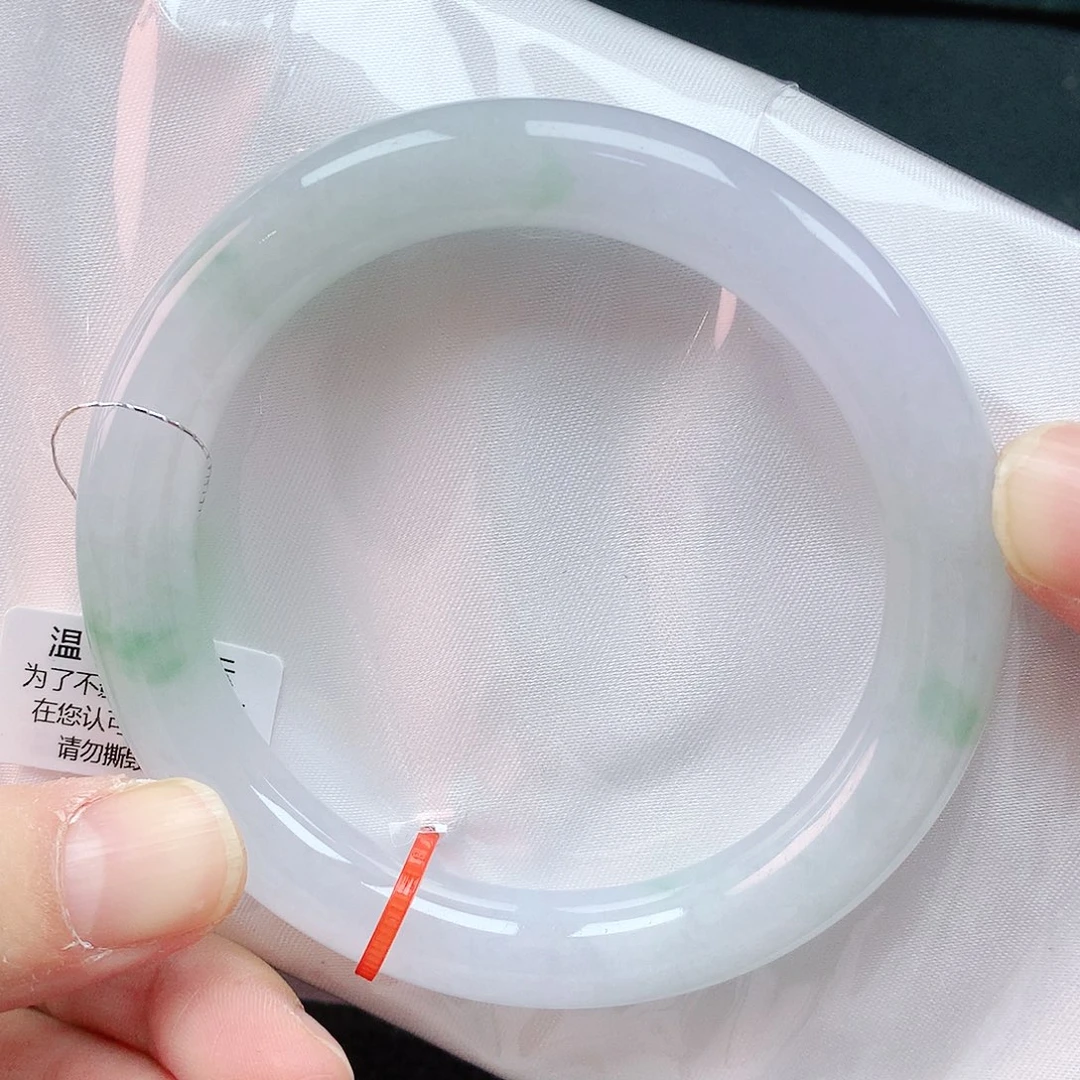 翡翠手镯未镶嵌58圈