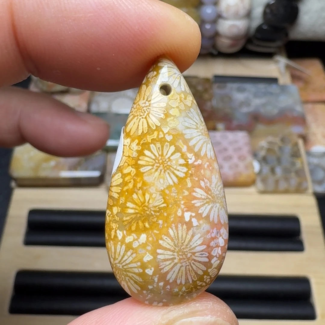 硅化玉未镶嵌纯天然色有机玉石保真色