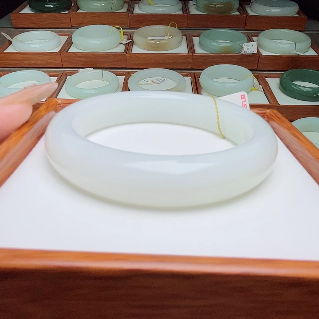 和田玉未镶嵌手镯51.8