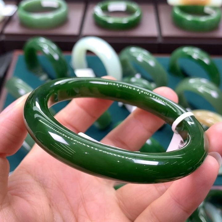 未镶嵌手镯和田玉（碧玉）