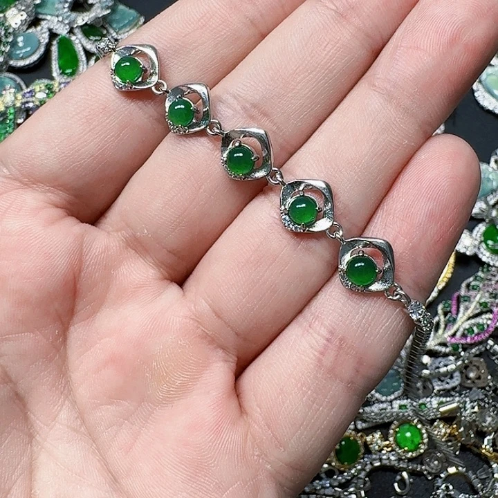 翡翠颈饰未镶嵌天然A货翡翠放漏