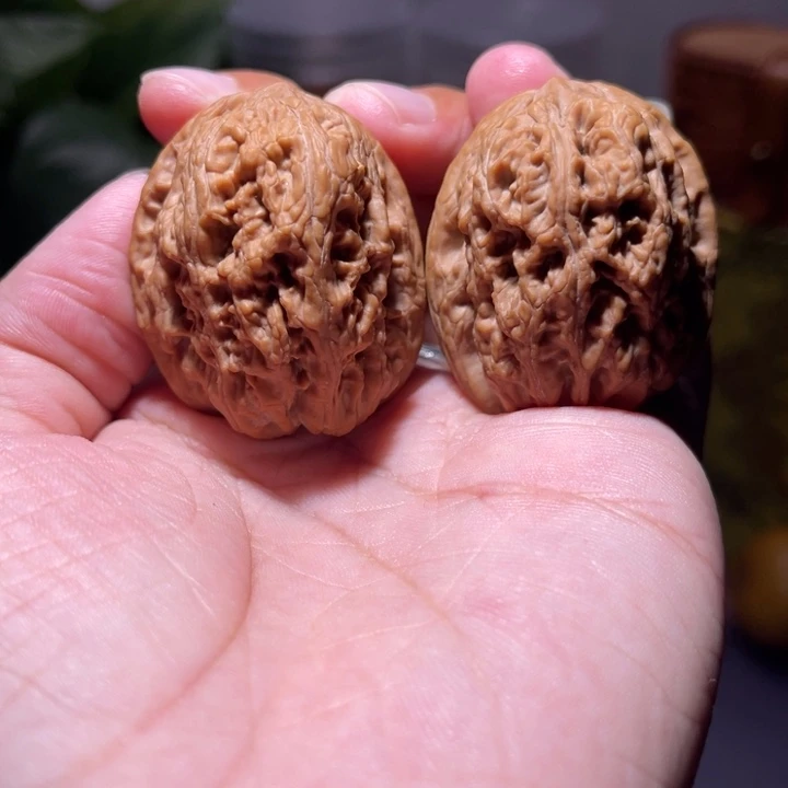 桃核吊坠                 35尺g