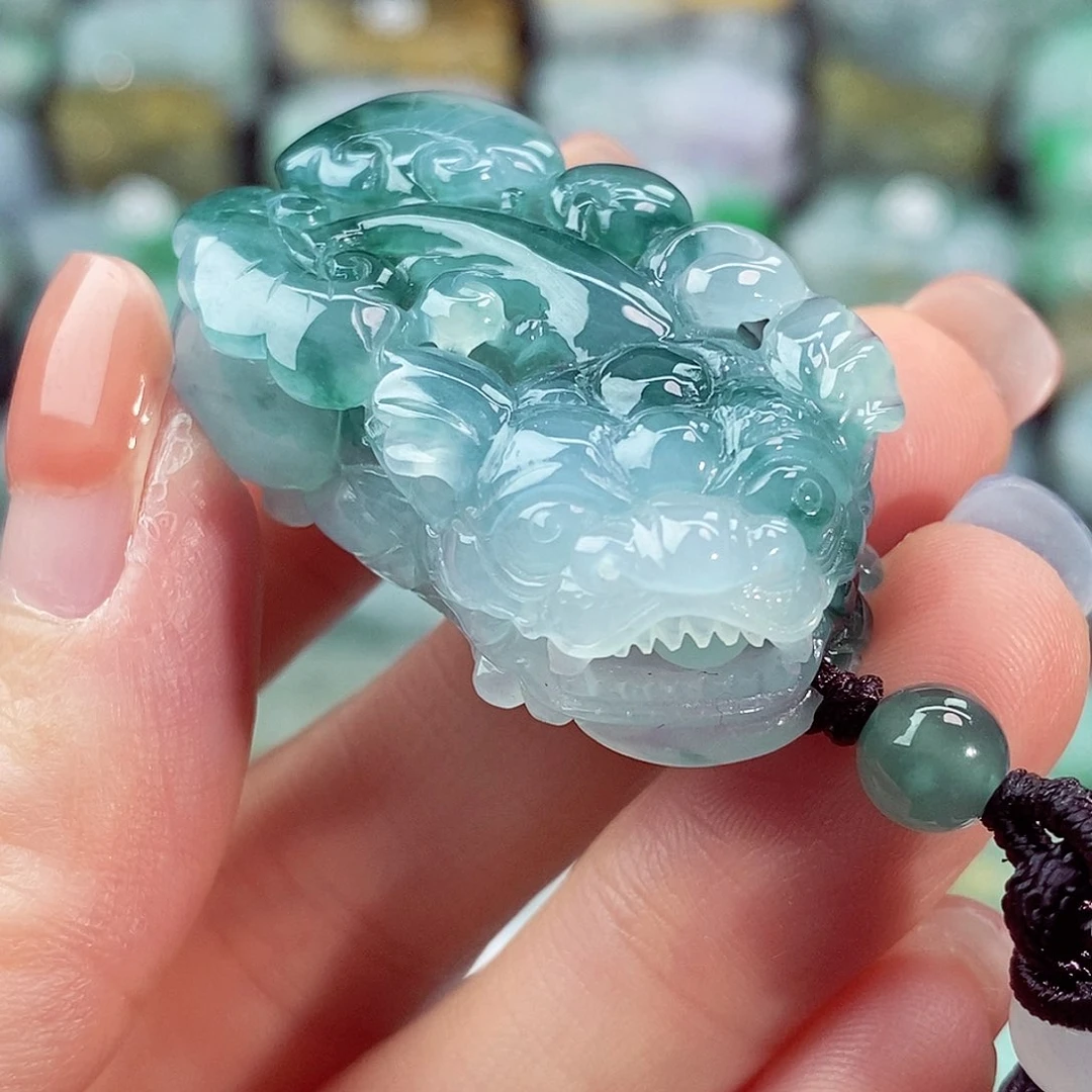 颈饰未镶嵌翡翠天然