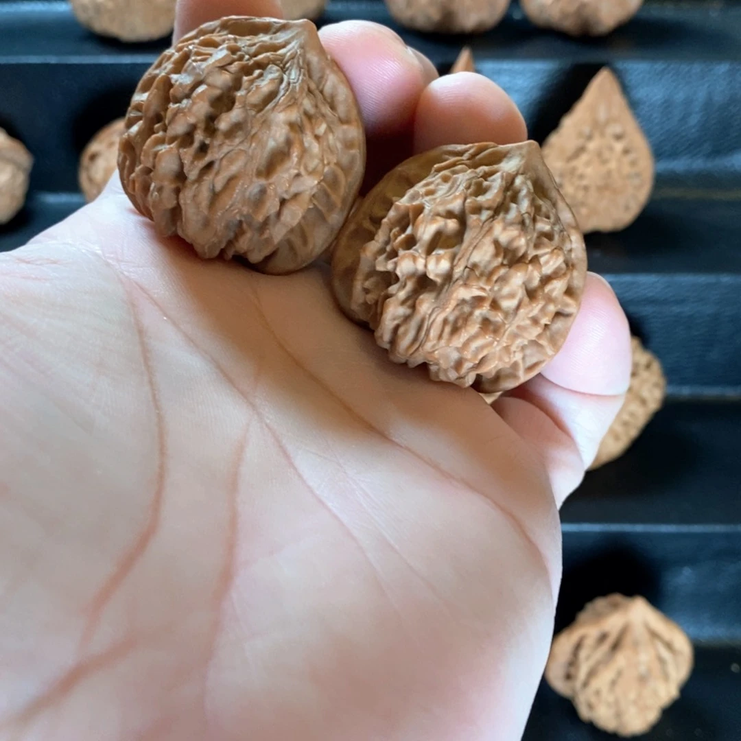 桃核把件野生原树官帽38全品