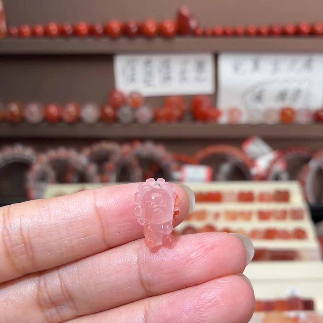 南红玛瑙未镶嵌川料小狮子