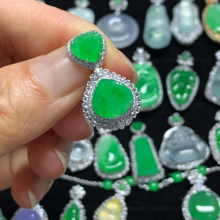 【闪购商品】翡翠18K金镶嵌颈饰吊坠