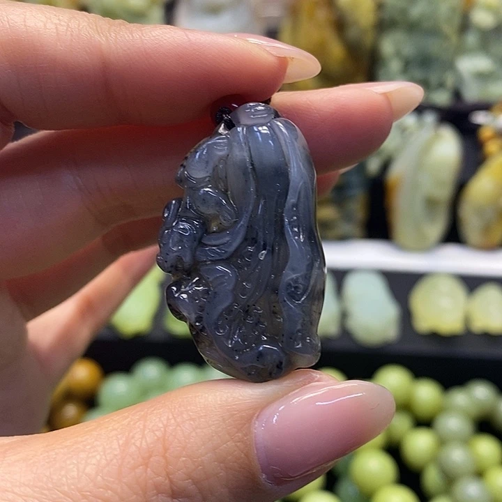 蛇纹石玉未镶嵌颈饰