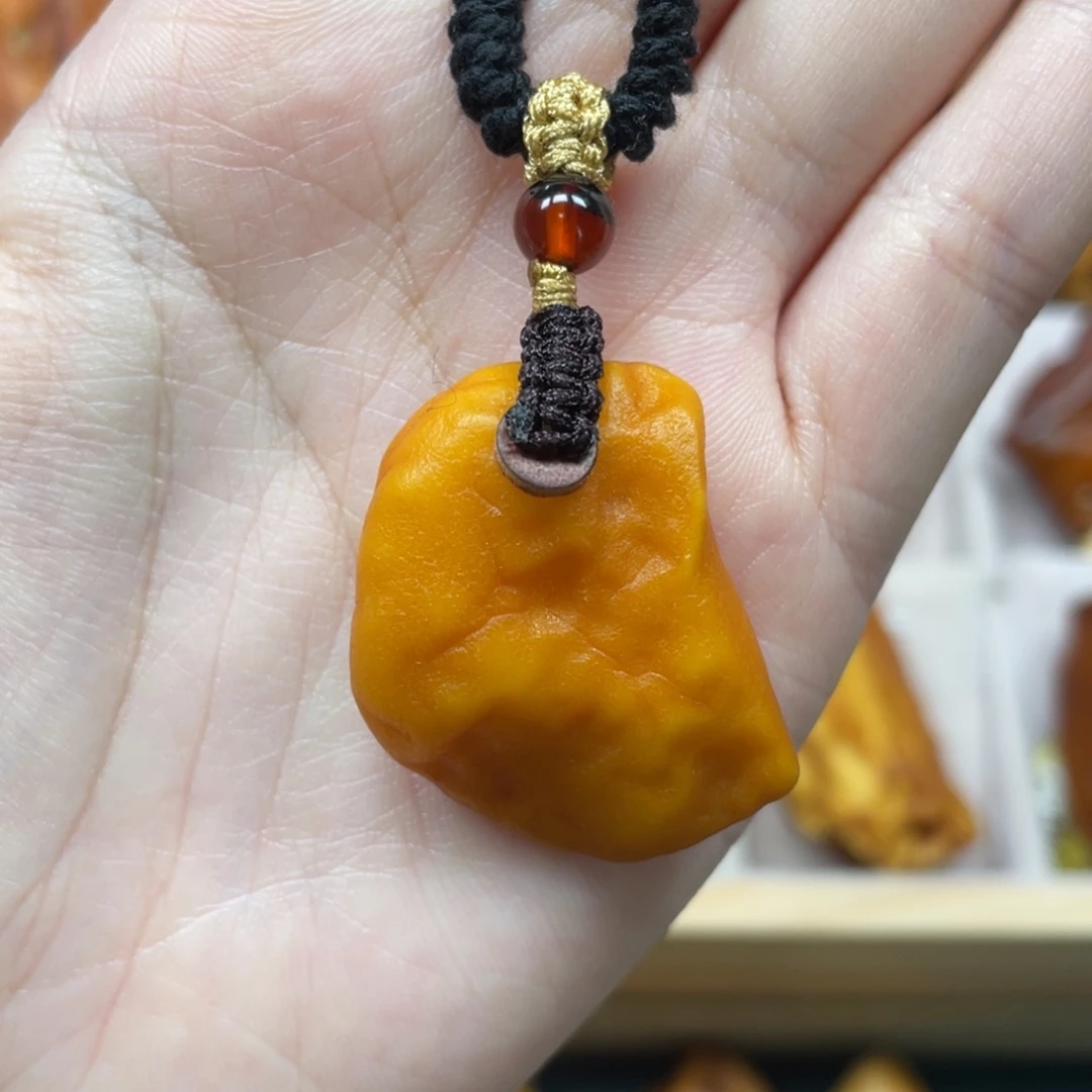 琥珀珠宝奇石未镶嵌