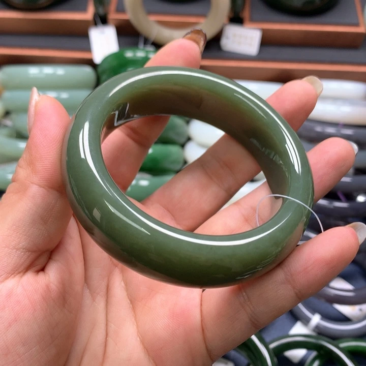 【闪购商品】未镶嵌手镯和田玉