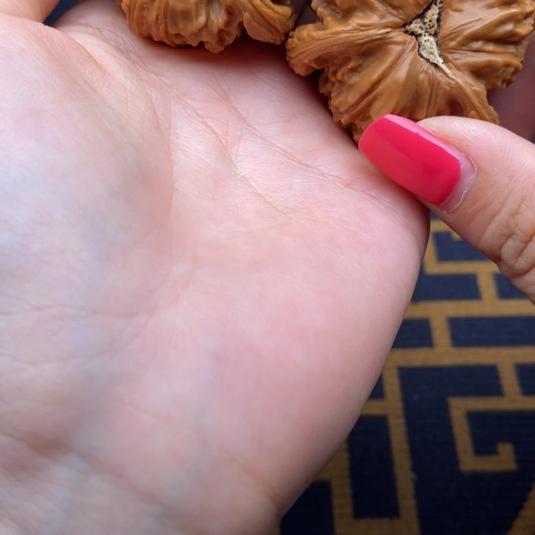 旗***兵文玩核桃吊坠白狮子